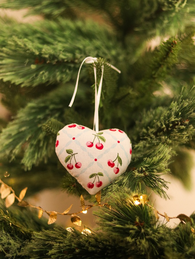 Ornament - Heart - Cherry (Single Unit)