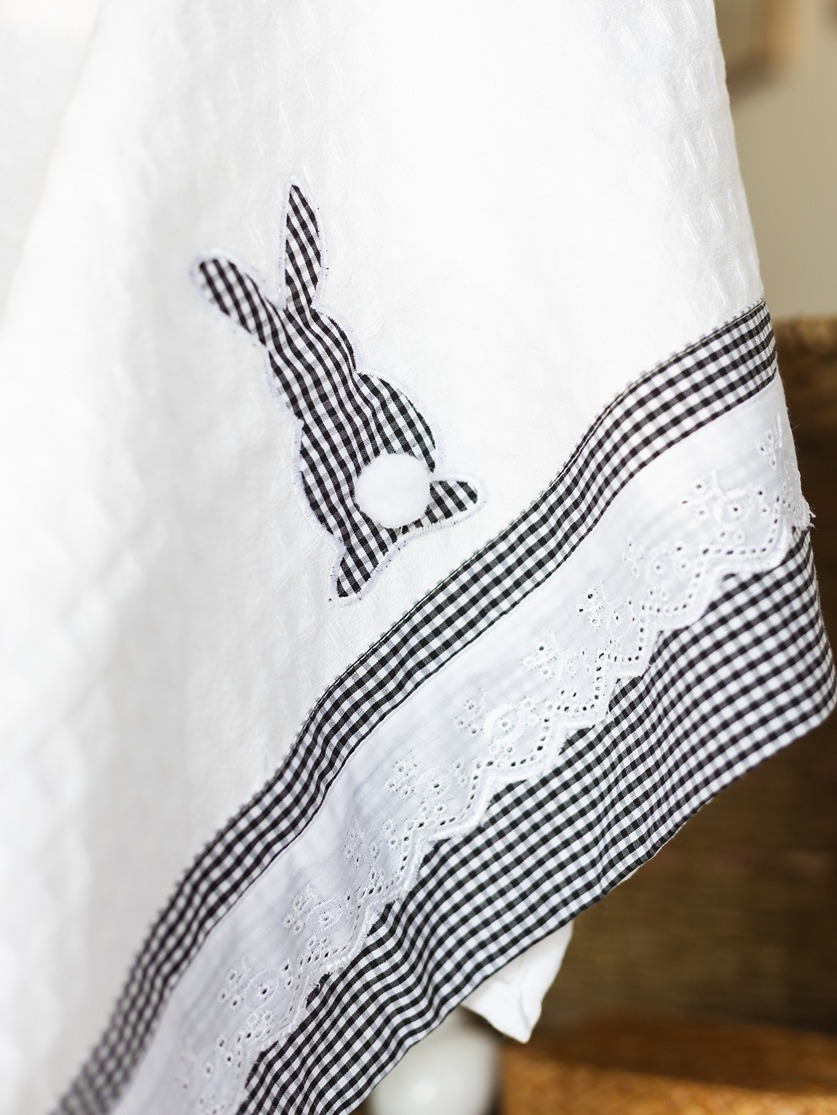 Kitchen Napkins - Springtime Hops - Black and White (Size: 19