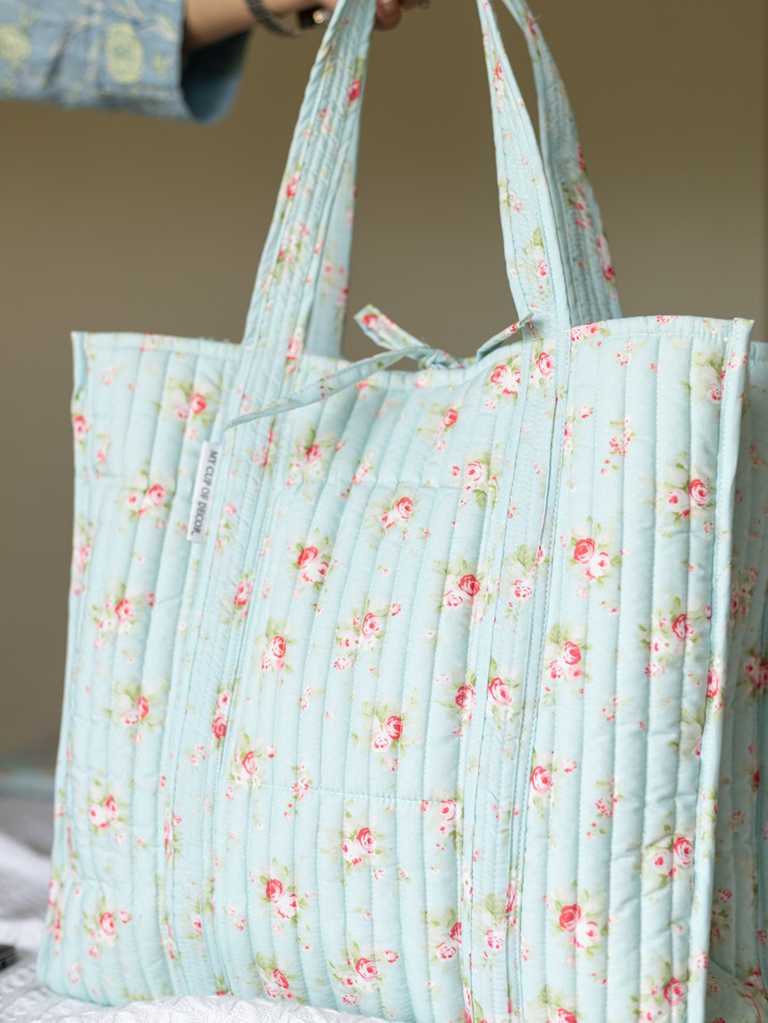Quilted Tote Bags – Blue Petite Roses (Medium size: 13