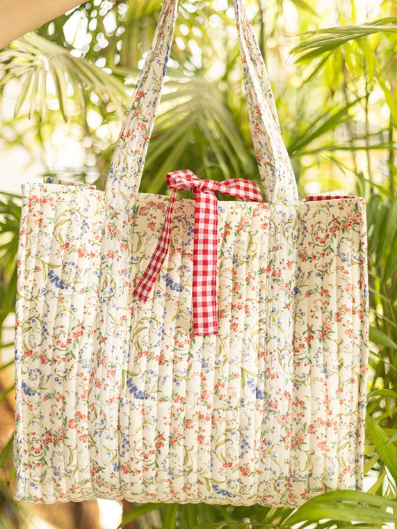 Quilted Tote Bags – Whispering Wildflowers (Medium size: 13