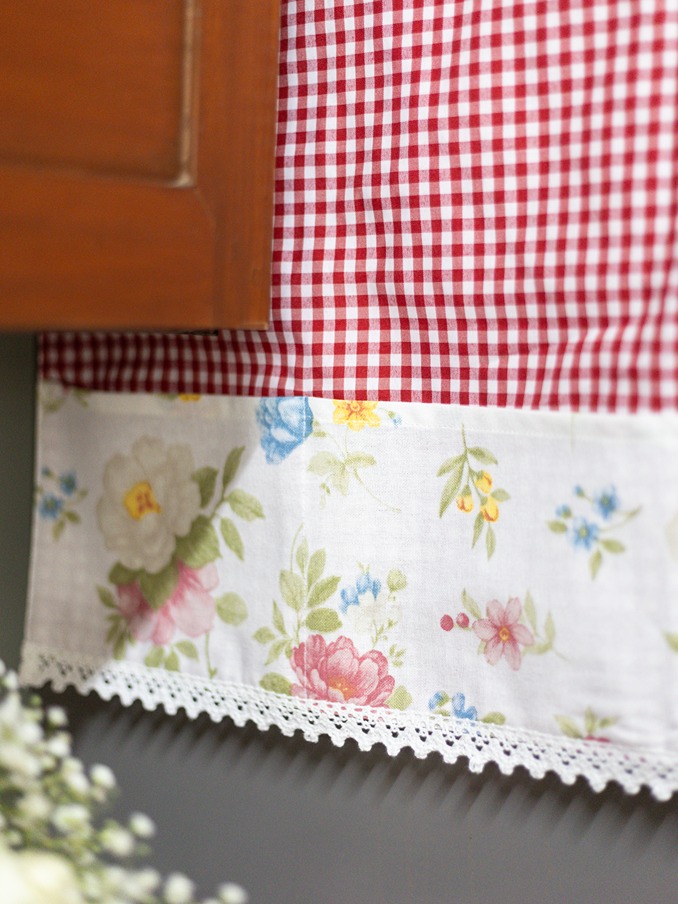 Fridge Top Cover - Ivory Bloom - Red Gingham (Size: Large / Medium)