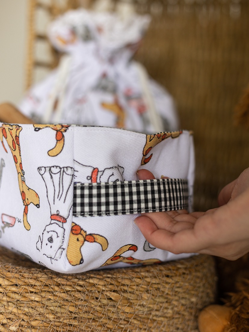 Fabric Baskets with handle - Dog Themed (Size: 7.5