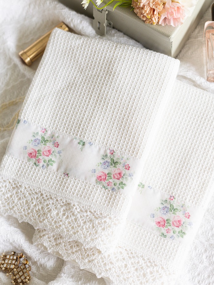 Napkins - Off-white - Garden Whispers (Size: 17