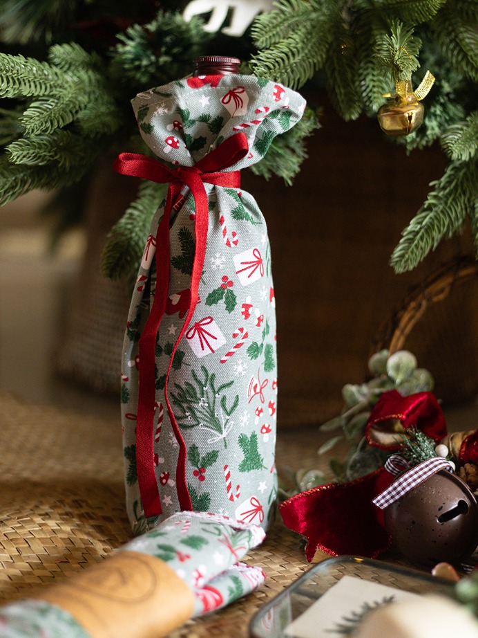Wine Bottle Cover - Green Christmas Cheer