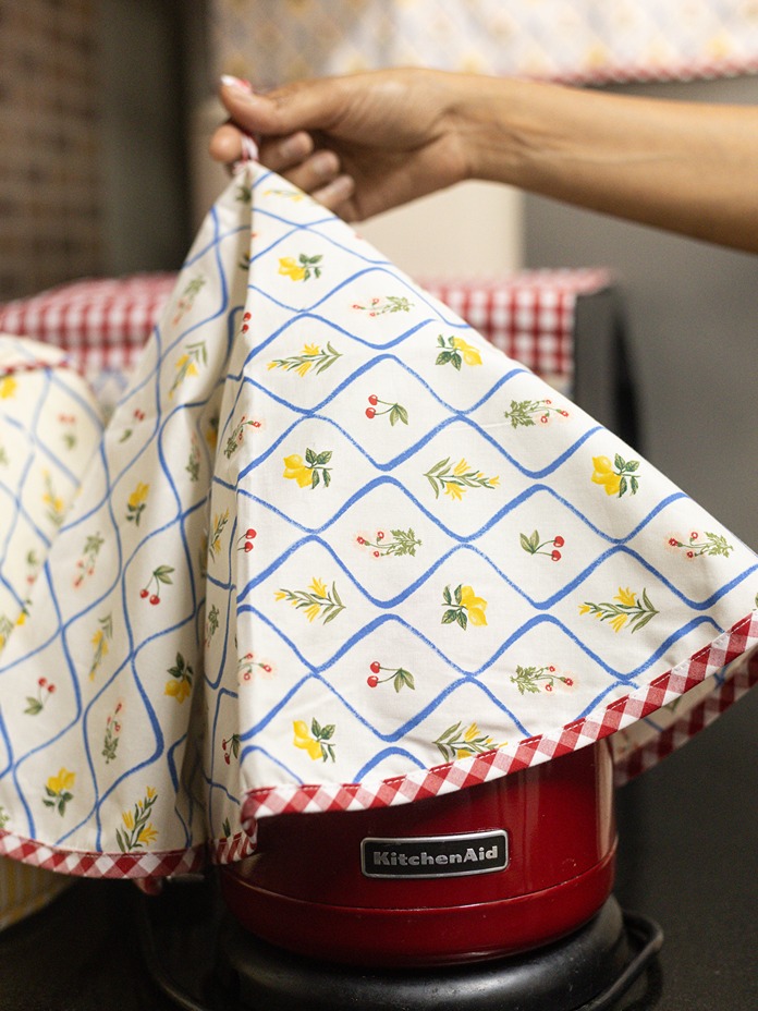 Round Appliance Cover (For Mixies, Kettles etc ) - Zesty Cherries