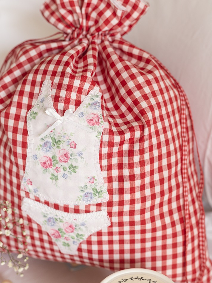 Drawstring Bag - Garden Whispers on Red Gingham with slip and panty hand applique (Size: 12