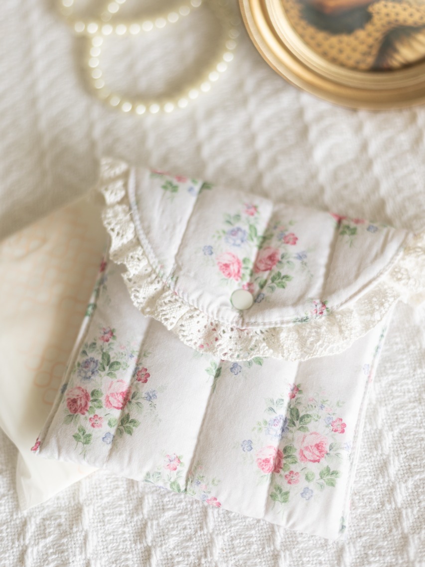 Sanitary Pouch - Quilted - Garden Whispers