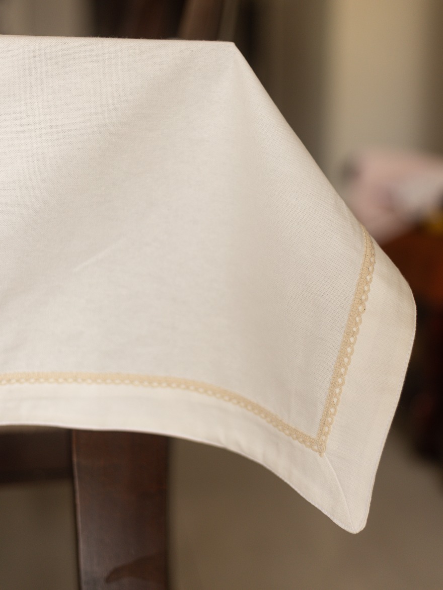 Table Cover - Off-white with beige lace (4 Seater / 6 Seater / 8 Seater)