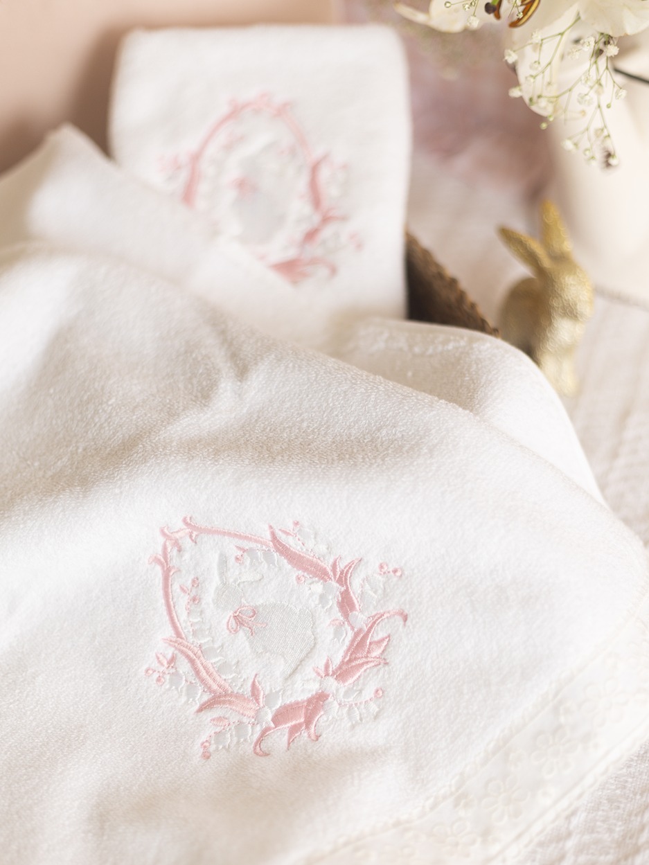 Hand Towel - Springtime Hops - White (Size: 16