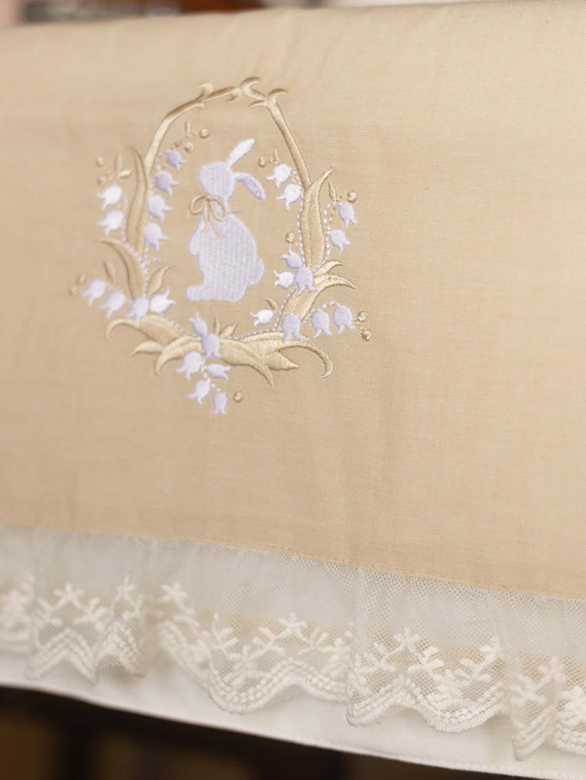 Table Runner - Springtime Hops - Beige (Size: 14