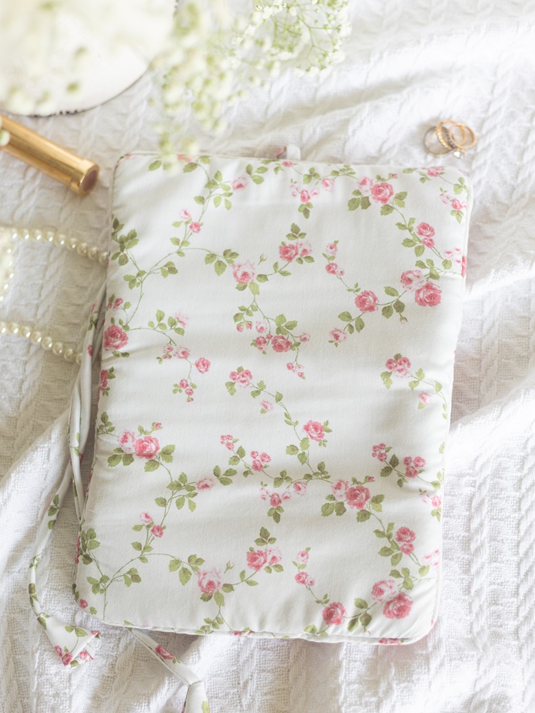 Jewellery Organizer - Whispering Pink Floral (Size: 10.5