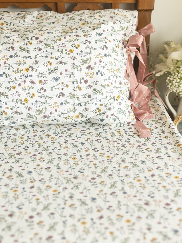 Bedding Set - Little Wildflowers - (Size: king / queen)