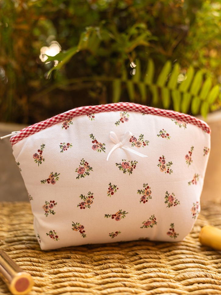 Multipurpose Pouch - Pretty Little Red Floral (Medium size: 8.5
