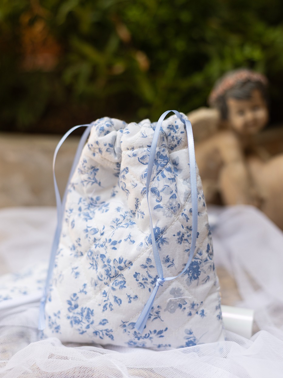 Small Quilted Drawstring Pouch - Whispering Blue Florals (Size: 4.5