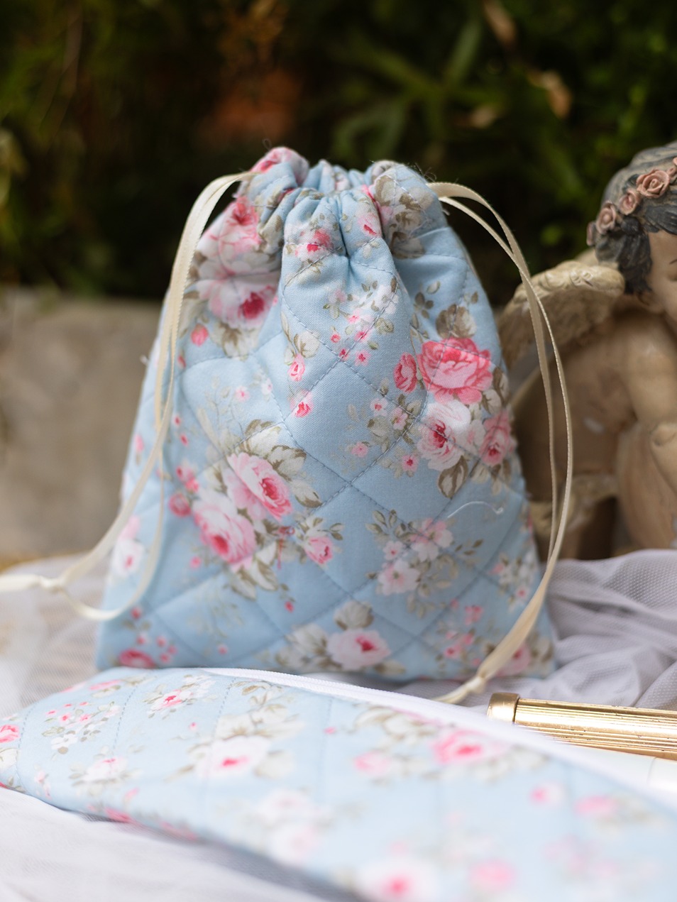 Small Quilted Drawstring Pouch - Whimsical Roses (Size: 4.5