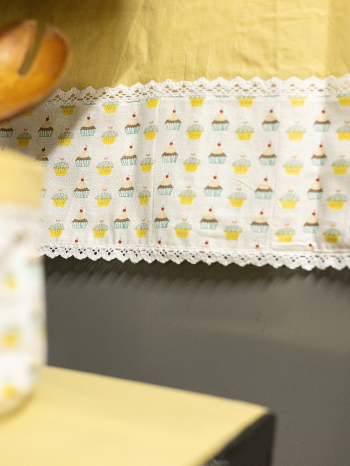 Fridge Top Cover - Yellow Cupcake Themed (Size: Large / Medium)