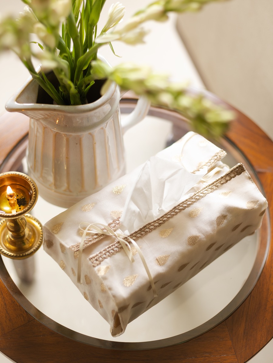 Tissue Box Cover - Festive - Off white (Single Unit) - Large 