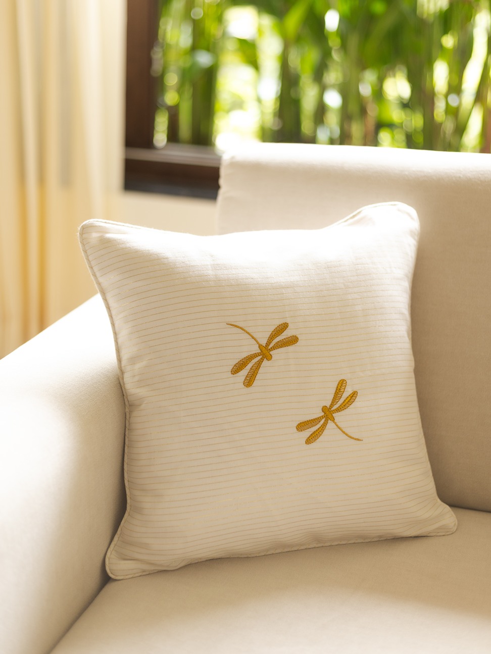 Cushion Covers - Festive - Off white with dragonflies (16