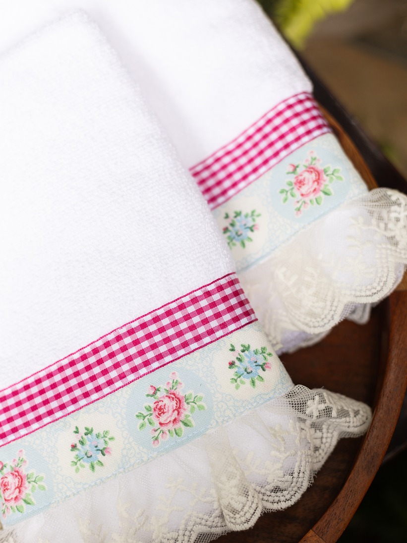 Hand Towel - White - with gingham, floral and frilled lace detailing (Size: 16