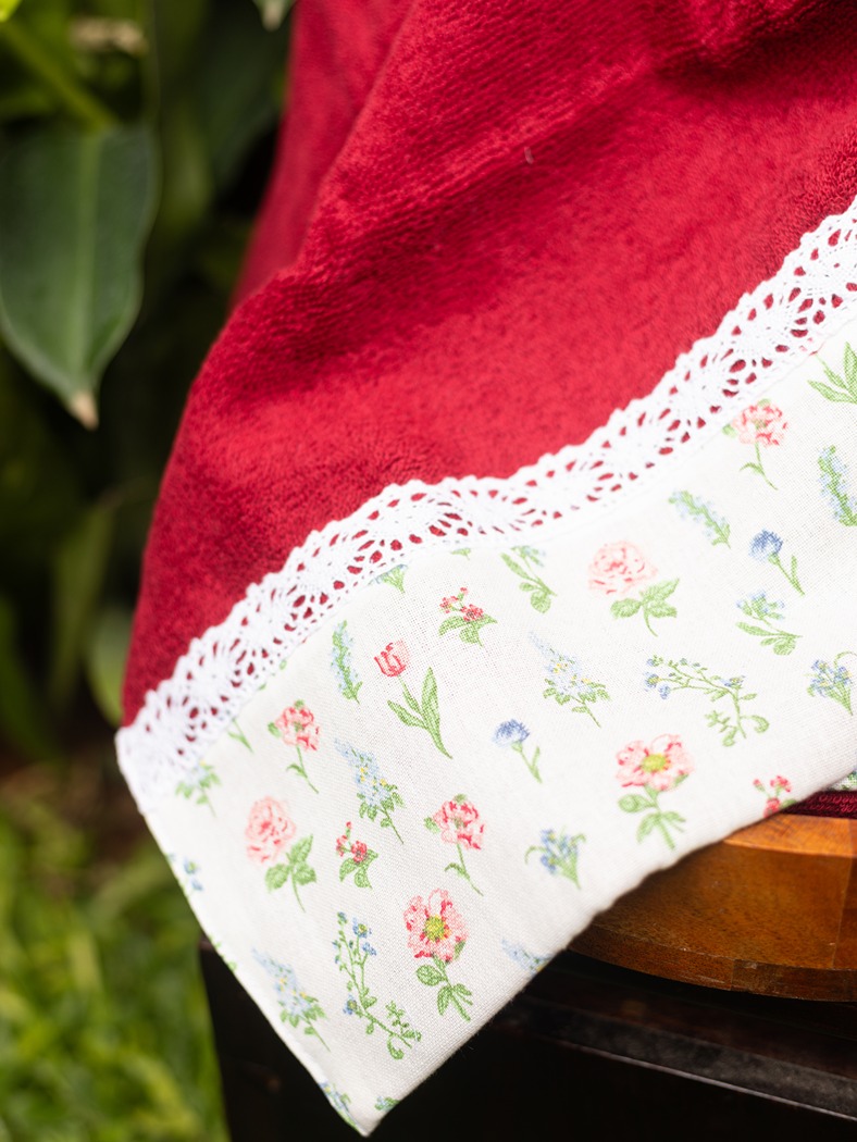 Hand Towel - Red - floral and crochet lace (Size: 16