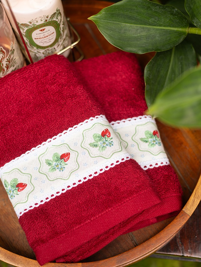 Hand Towel - Red - strawberry and lace (Size: 16