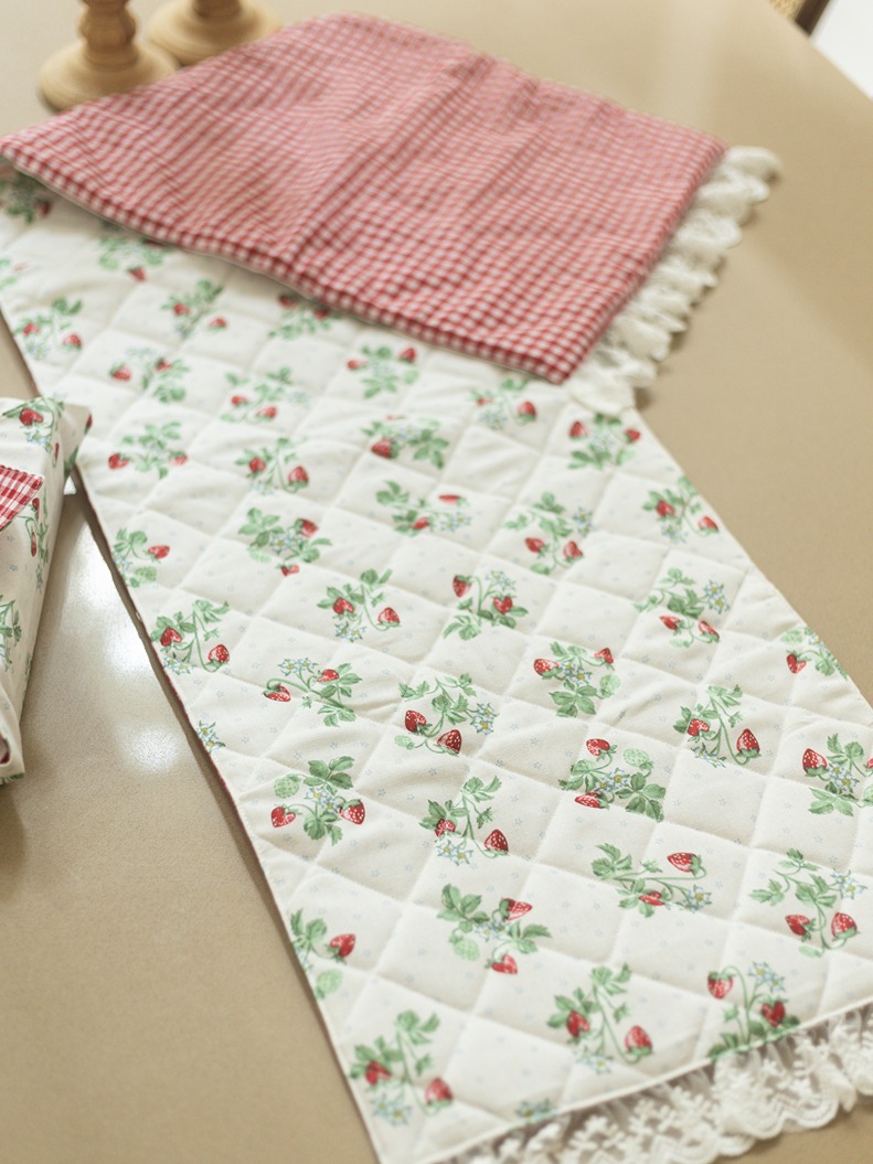 Quilted Table Runner - Strawberries and Ginghams - (Size: 14