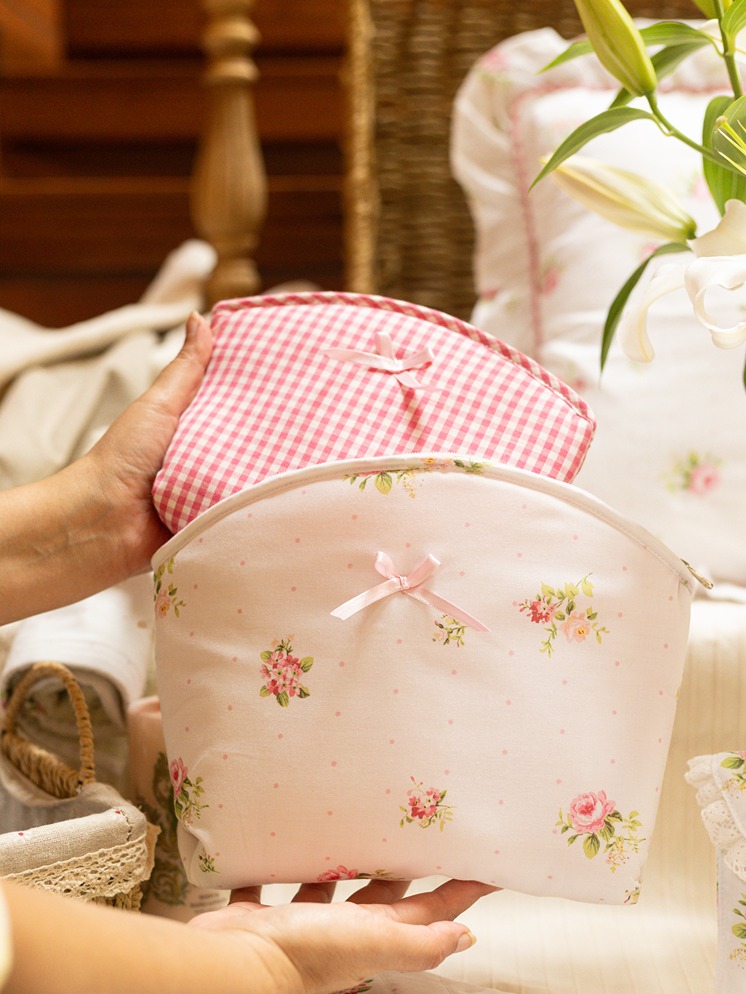 Multipurpose Pouch / Cosmetic Kit - Pretty English Roses & Gingham - Set of Two (Medium & Large)