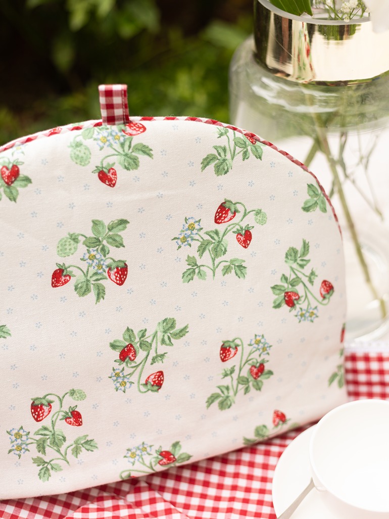 Tea Cozy Set - Strawberry Themed