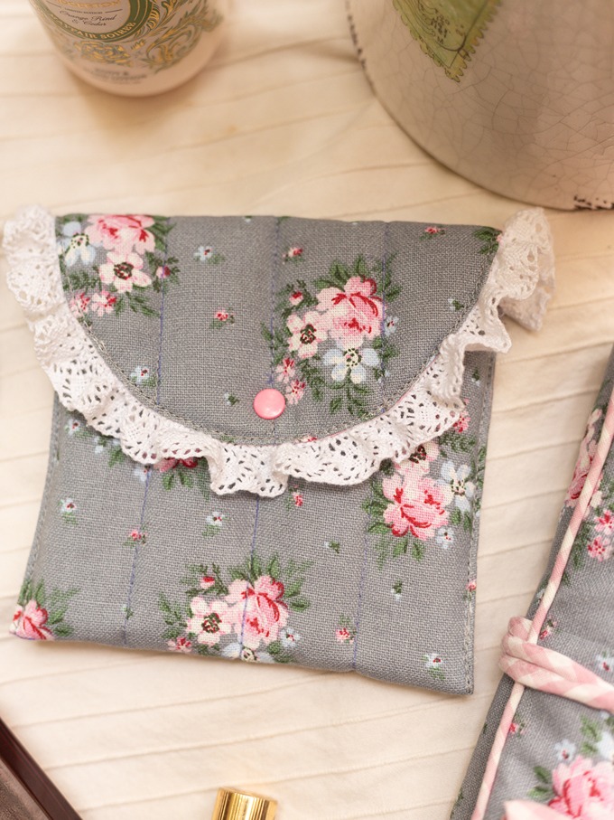 Sanitary Pouch - Quilted - Dainty Grey Floral