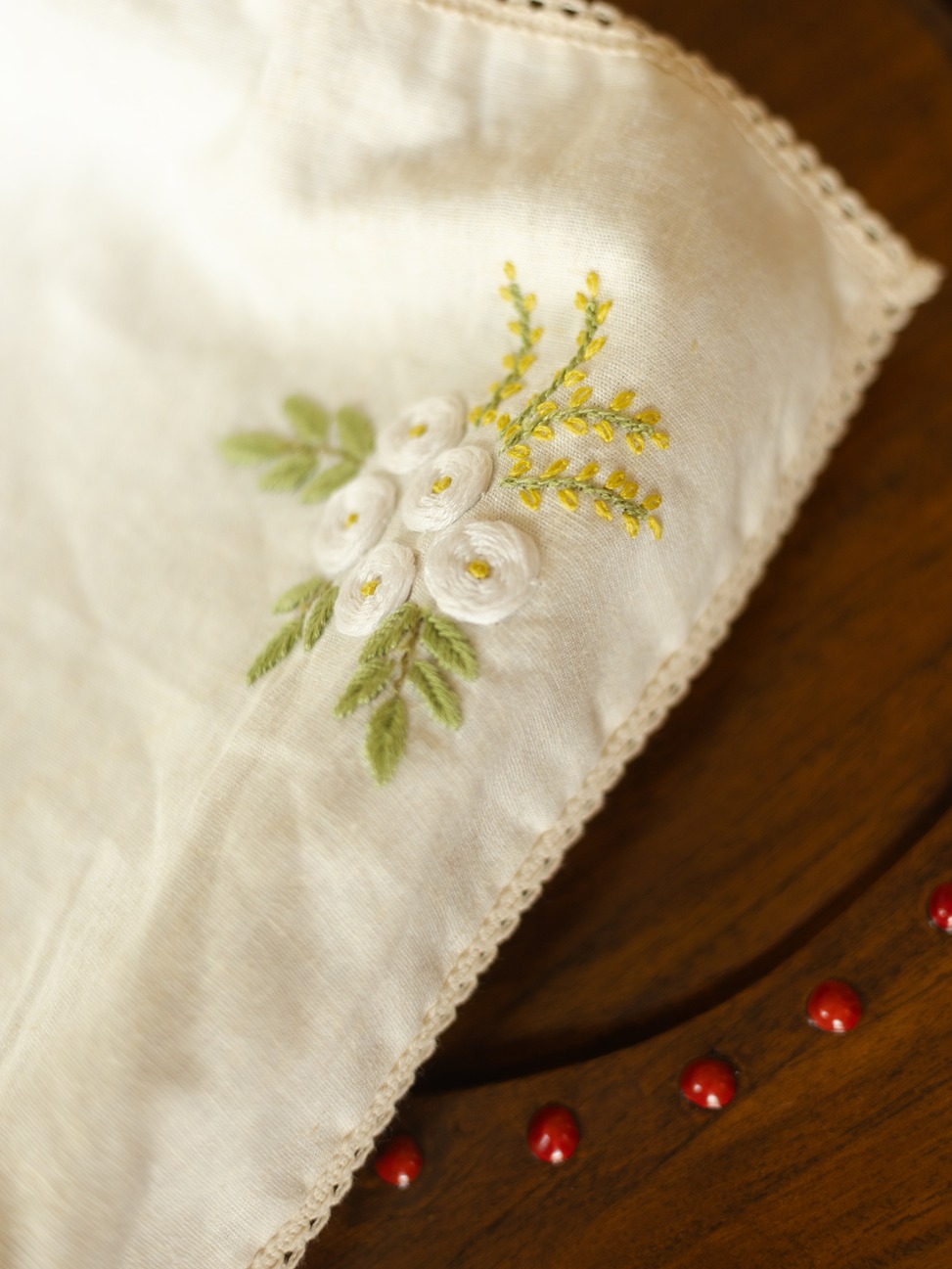 Hand Embroidered Tray Cloth - Cream with yellow and white floral hand embroidery - Large - (Size: 16
