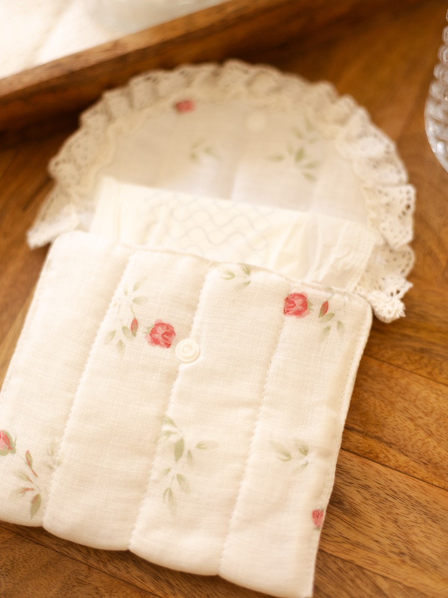 Sanitary Pouch - Quilted - Snow White