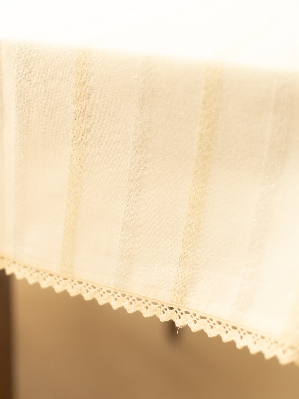 Table Cover - Ivory Elegance (4 Seater / 6 Seater / 8 Seater)