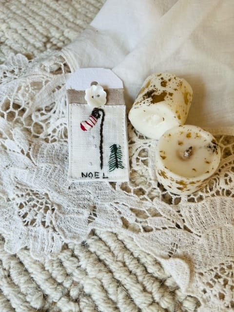 Hand Embroidered Gift Tag - Noel (Single unit)