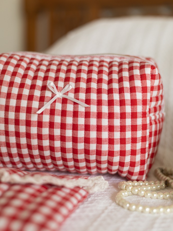 Multipurpose Pouch / Cosmetic Kit -  Classic red gingham with lace (Large size: 12