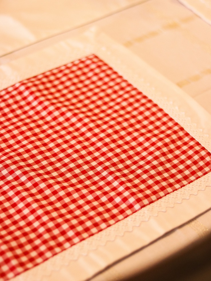 Placemats - Red gingham with white and lace detailing (Single Unit)